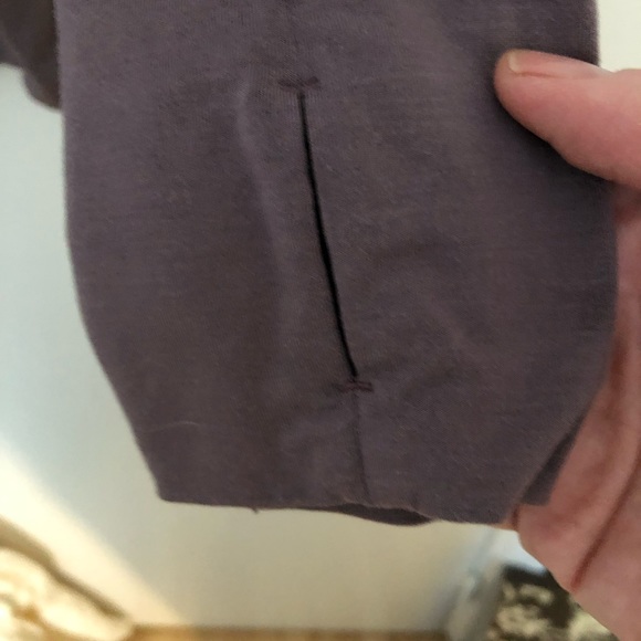 Women’s Lululemon long sleeve shirt. Size 8/10 - Picture 6 of 6